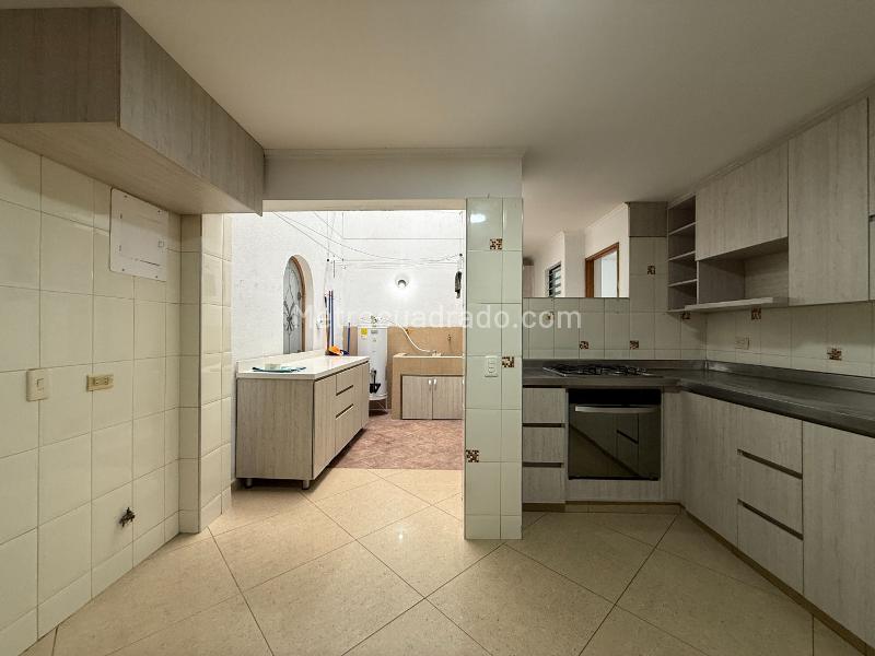 Beautiful 3BR House in Castropol - 4