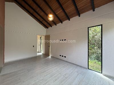 Casa de 3 alcobas en venta en Santa Elena, Medellín, 190 m² · foto 12 de 19