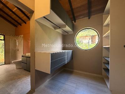 Casa de 3 alcobas en venta en Santa Elena, Medellín, 190 m² · foto 16 de 19