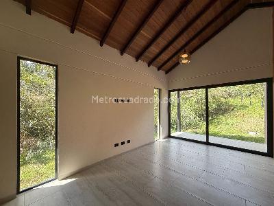 Casa de 3 alcobas en venta en Santa Elena, Medellín, 190 m² · foto 13 de 19