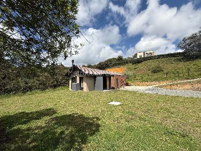 Casa de 3 alcobas en venta en Santa Elena, Medellín, 190 m² · foto 18 de 19