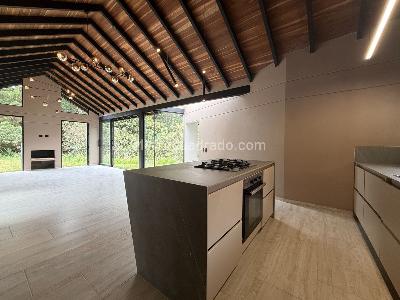 Casa de 3 alcobas en venta en Santa Elena, Medellín, 190 m² · foto 3 de 19