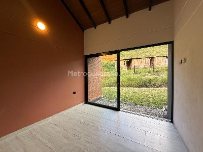 Casa de 3 alcobas en venta en Santa Elena, Medellín, 190 m² · foto 8 de 19
