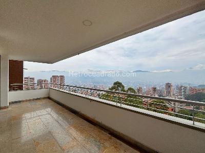 Apartamento en venta en El Poblado, Medellín · foto 2 de 20