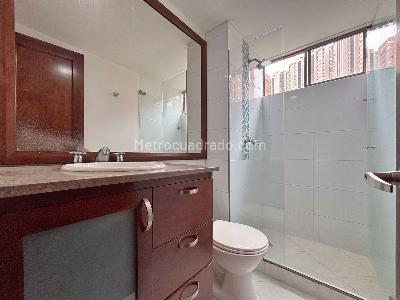 Apartamento en venta en El Poblado, Medellín · foto 16 de 20