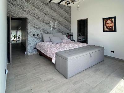 Casa de 4 alcobas en venta en V, Sabaneta, 315 m² · foto 9 de 15