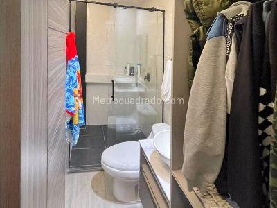 Casa de 4 alcobas en venta en V, Sabaneta, 315 m² · foto 10 de 15