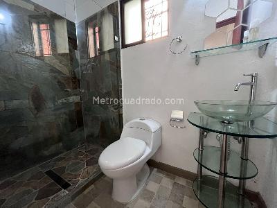 Casa de 4 alcobas en venta en Loma Del Escobero, Envigado, 240 m² · foto 18 de 20