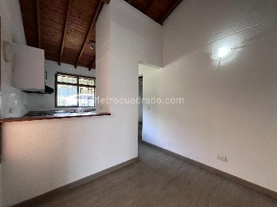 Casa de 4 alcobas en venta en Loma Del Escobero, Envigado, 240 m² · foto 13 de 20