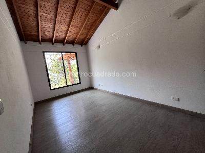 Casa de 4 alcobas en venta en Loma Del Escobero, Envigado, 240 m² · foto 15 de 20
