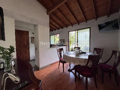 Casa de 4 alcobas en venta en Loma Del Escobero, Envigado, 240 m² · foto 14 de 20