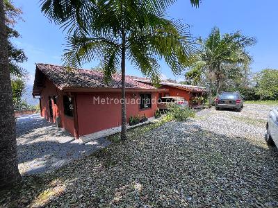 Casa de 4 alcobas en venta en Loma Del Escobero, Envigado, 240 m² · foto 8 de 20