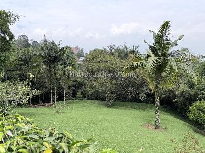Casa de 5 alcobas en venta en Loma Del Escobero, Envigado, 500 m² · foto 2 de 18