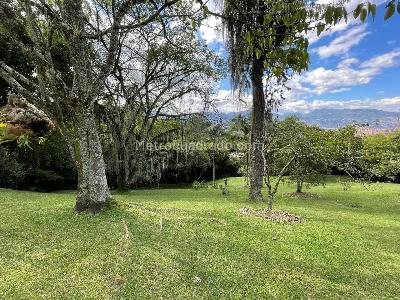 Casa de 5 alcobas en venta en Loma Del Escobero, Envigado, 500 m² · foto 13 de 18