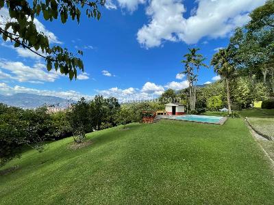 Casa de 5 alcobas en venta en Loma Del Escobero, Envigado, 500 m² · foto 11 de 18