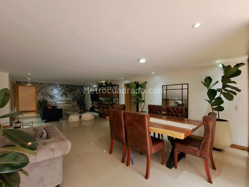 Stylish 3BR Apartment with Terrace in El Poblado