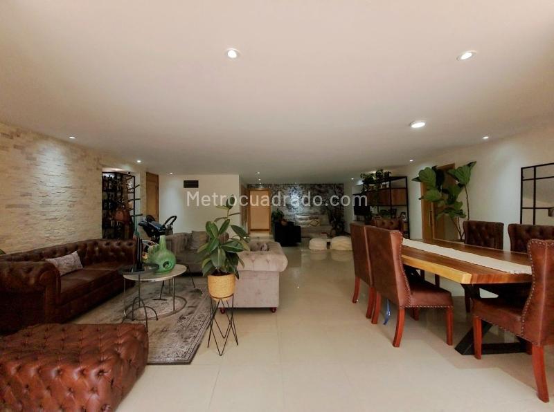 Apartamento de 3 Alcobas con Terraza en El Poblado Las Lomas No2 - 2