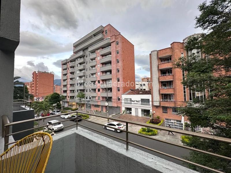 Duplex de 3 Alcobas con Terraza en La Castellana - 9