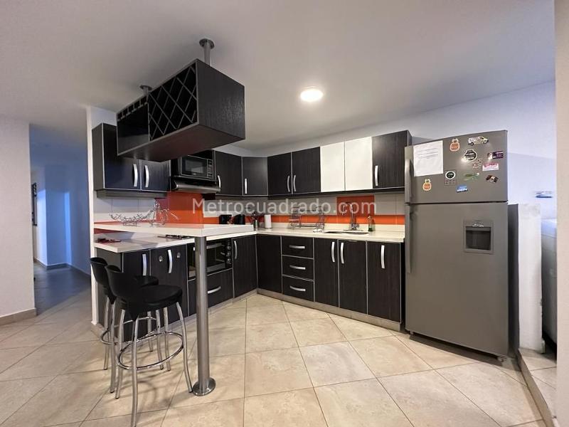 Duplex de 3 Alcobas con Terraza en La Castellana - 2