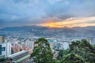 Apartamento en venta en El Poblado, Medellín · foto 4 de 13
