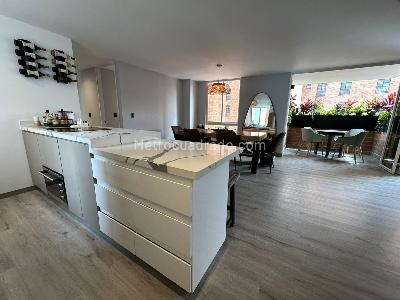 Apartamento de 3 alcobas en venta en Provenza, Medellín, 130 m² · foto 7 de 12