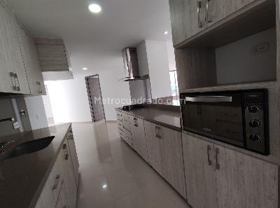 Apartamento de 4 alcobas en venta en Bosques De Zuniga, Envigado, 218 m² · foto 11 de 20