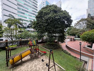 Apartamento de 3 alcobas en venta en El Poblado, Medellín, 187 m² · foto 17 de 18