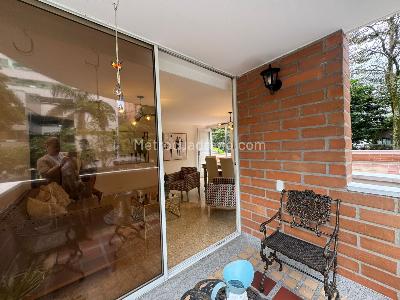 Apartamento de 3 alcobas en venta en El Poblado, Medellín, 187 m² · foto 4 de 18