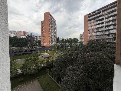Apartamento de 3 alcobas en venta en El Poblado, Medellín, 99 m² · foto 18 de 20
