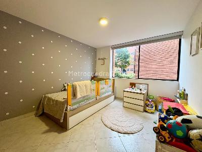 Apartamento en venta en Las Lomas No 1, Medellín · foto 7 de 17