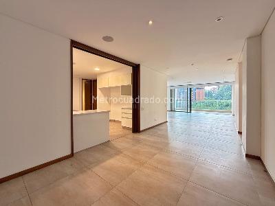 Apartamento en venta en El Campestre, Medellín · foto 2 de 20