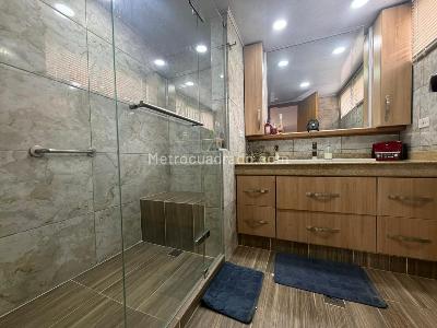 Apartamento de 3 alcobas en venta en Castropol, Medellín, 224 m² · foto 18 de 20
