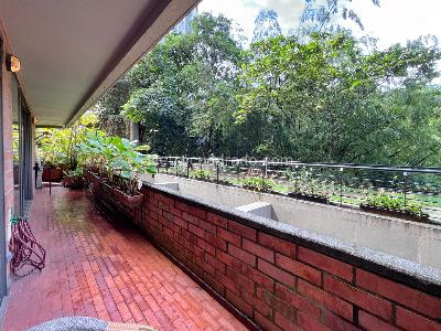 Apartamento en venta en El Poblado, Medellín · foto 5 de 13