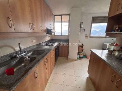 Apartamento de 3 alcobas en venta en El Tesoro, Medellín, 156 m² · foto 3 de 11
