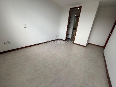 Apartamento de 3 alcobas en venta en El Poblado Loma De Los Parra, Medellín, 76 m² · foto 7 de 10