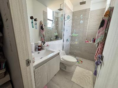 Apartamento en venta en Altos Del Poblado, Medellín · foto 10 de 19