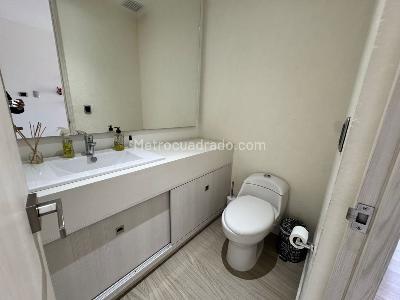 Apartamento en venta en Altos Del Poblado, Medellín · foto 8 de 19