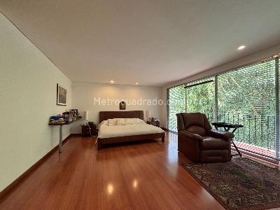 Casa de 3 alcobas en venta en Loma Benedictinos, Envigado, 273 m² · foto 18 de 20