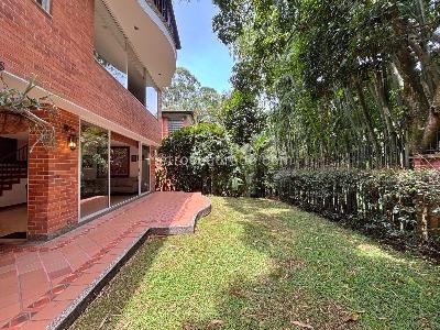 Casa de 3 alcobas en venta en Loma Benedictinos, Envigado, 273 m² · foto 11 de 20