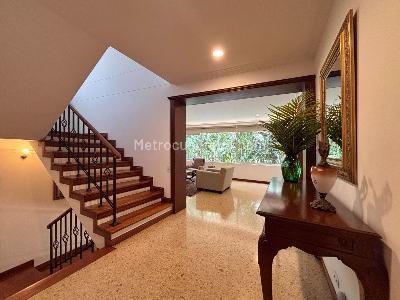 Casa de 3 alcobas en venta en Loma Benedictinos, Envigado, 273 m² · foto 2 de 20