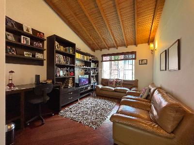 Casa de 3 alcobas en venta en Loma Benedictinos, Envigado, 273 m² · foto 13 de 20