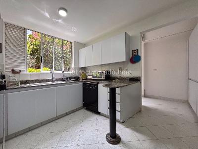 Casa de 3 alcobas en venta en Loma Benedictinos, Envigado, 273 m² · foto 6 de 20