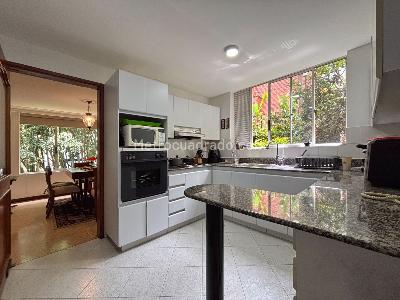 Casa de 3 alcobas en venta en Loma Benedictinos, Envigado, 273 m² · foto 7 de 20