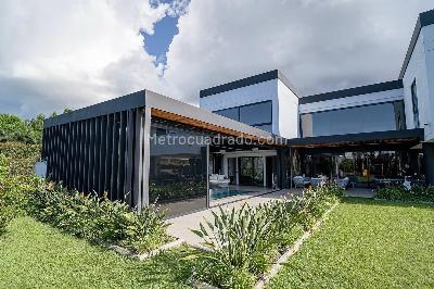 Casa de 4 alcobas en venta en V, Rionegro, 800 m² · foto 2 de 20