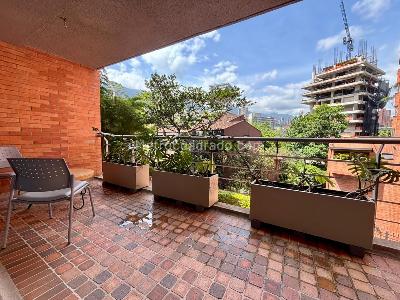 Apartamento de 1 alcoba en venta en El Poblado La Linde, Medellín, 67 m² · foto 4 de 13