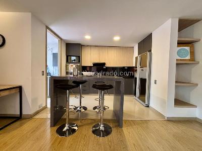 Apartamento de 1 alcoba en venta en El Poblado La Linde, Medellín, 67 m² · foto 5 de 13