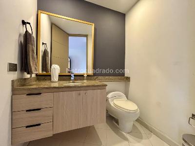 Apartamento de 1 alcoba en venta en El Poblado La Linde, Medellín, 67 m² · foto 7 de 13