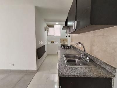 Apartamento de 3 alcobas en venta en Poblado Ciudad Del Rio, Medellín, 73 m² · foto 2 de 19