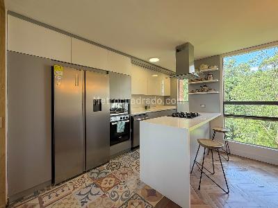 Apartamento de 2 alcobas en venta en El Poblado, Medellín, 137 m² · foto 8 de 20