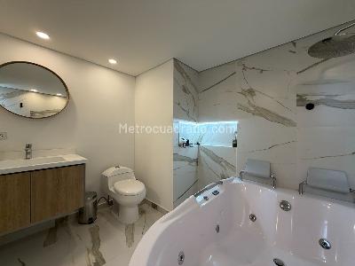 Apartamento de 2 alcobas en venta en El Poblado, Medellín, 137 m² · foto 17 de 20